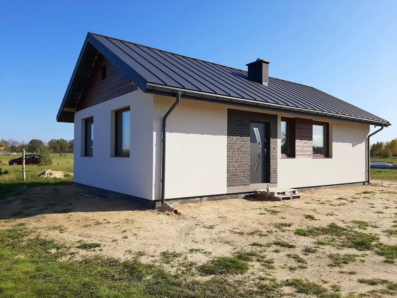 Ile kosztuje dom szkieletowy 100m2? Przegląd kosztów budowy i pułapek