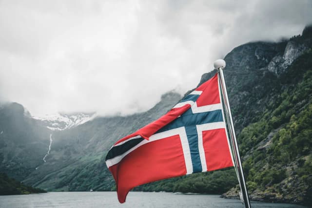 Ile zarabia dekarz w Norwegii? Zaskakujące stawki i zarobki